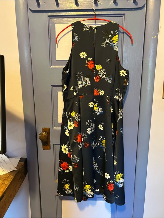 Banana Republic Dresses & Skirts - Banana Republic Black Floral Sleeveless A-Line Dress